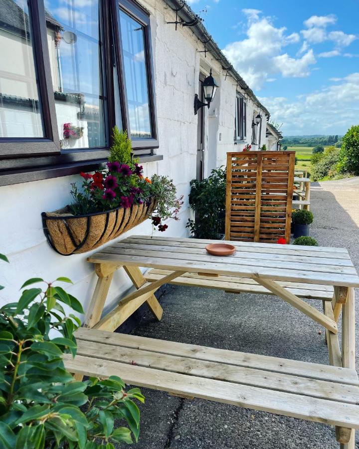 Little Park Holiday Homes Self Catering Cottages 1 & 2 Bedrooms Available Close To Tutbury Castle Bagian luar foto